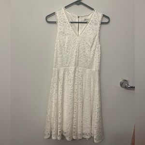 Francesca’s white lace dress